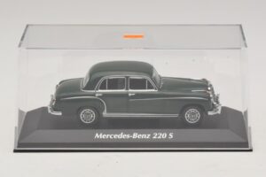 Mercedes 220 S W180 Vert Foncé Maxichamps 1:43 940033001 Diecast — image 4 sur 5