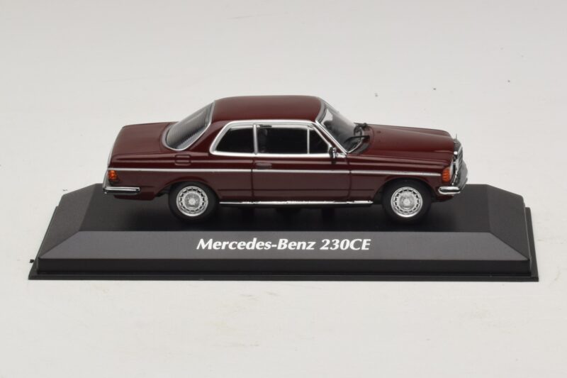 Mercedes 230 CE C123 Rouge Maxichamps 1:43 940032221 Diecast