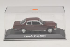 Mercedes 230 CE C123 Rouge Maxichamps 1:43 940032221 Diecast — image 4 sur 5