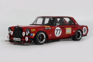Mercedes 300 SEL W109 Red Pig S-Klub C63 S Mars Red GT Spirit 1:18 GT584 Résine
