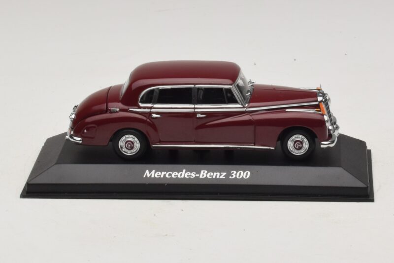 Mercedes 300 W186 Rouge Foncé Maxichamps 1:43 Mercedes 300 W186 Rouge Foncé Maxichamps 1:43 940039060 Métal