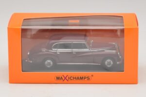 Mercedes 300 W186 Rouge Foncé Maxichamps 1:43 940039060 Métal — image 5 sur 5