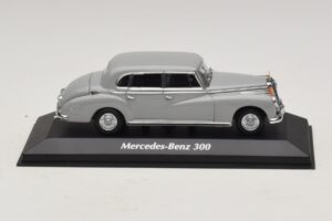 Mercedes 300 W186 Gris Maxichamps 1:43 940039061 Diecast