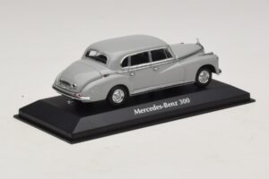 Mercedes 300 W186 Gris Maxichamps 1:43 940039061 Diecast — image 2 sur 5