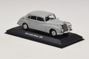 Mercedes 300 W186 Gris Maxichamps 1:43 940039061 Diecast — image 3 sur 5