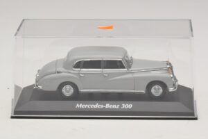 Mercedes 300 W186 Gris Maxichamps 1:43 940039061 Diecast — image 4 sur 5