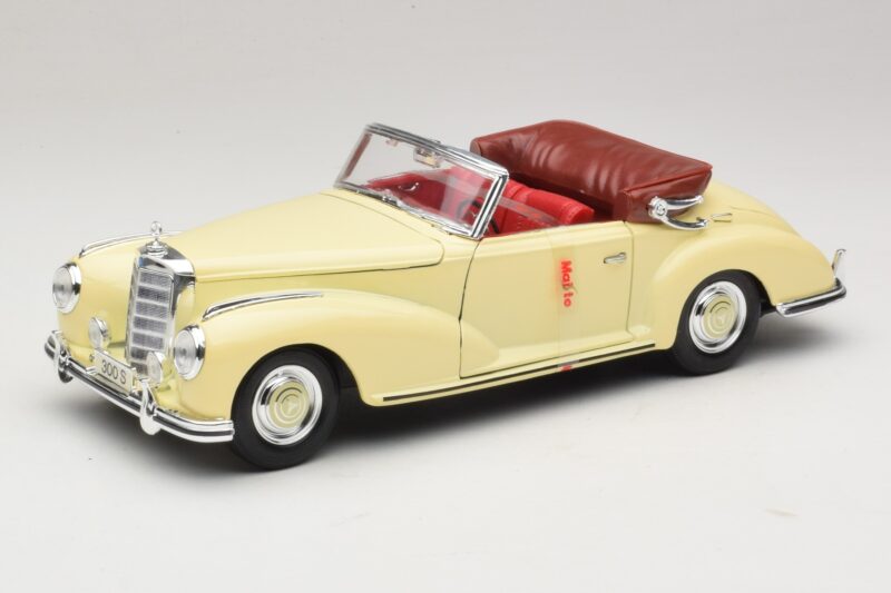 Mercedes 300S Crème Maisto 1:18 31806 Métal