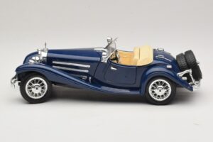 Mercedes 500K Roadster Bleu Bburago 1:20 3070 Métal — image 4 sur 8