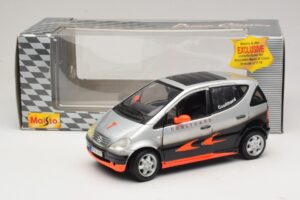 Mercedes A-Class W168 D. Coulthard Argent Maisto 1:18 35841 Métal — image 8 sur 8