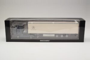 Mercedes Actros 1044 Bleu Minichamps 1:43 B66000604 Métal — image 6 sur 7