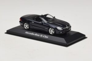 Mercedes SL R230 Bleu Métallisé Maxichamps 1:43 940037531 Diecast — image 3 sur 5