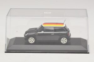 Mini Cooper One R50 Vert Avec Drapeau Allemand Minichamps 1:43 MINI033 Métal — image 4 sur 5