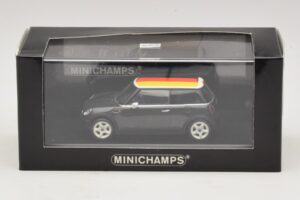 Mini Cooper One R50 Vert Avec Drapeau Allemand Minichamps 1:43 MINI033 Métal — image 5 sur 5