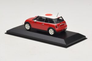 Mini Cooper One R50 Rouge Avec Drapeau Japonais Minichamps 1:43 MINI034 Métal — image 3 sur 5