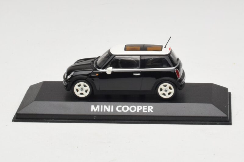 Mini Cooper S R53 Noir Avec Toit Panoramique Minichamps 1:43 Mini Cooper S R53 Noir Avec Toit Panoramique Minichamps 1:43 MINI022 Métal