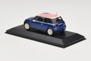 Mini Cooper S R53 Bleu Avec Drapeau Américain Minichamps 1:43 MINI014 Métal — image 3 sur 5