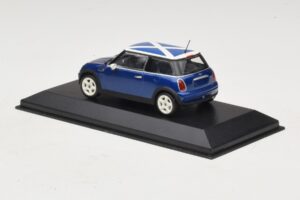 Mini Cooper S R53 Bleu Avec Drapeau Écossais Minichamps 1:43 MINI016 Diecast — image 3 sur 5