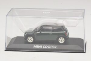 Mini Cooper S R53 Vert Foncé Avec Toit Noir Minichamps 1:43 MINI023 Métal — image 4 sur 5