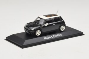 Mini Cooper S R53 Vert Foncé Avec Toit Panoramique Minichamps 1:43 MINI015 Diecast — image 2 sur 4
