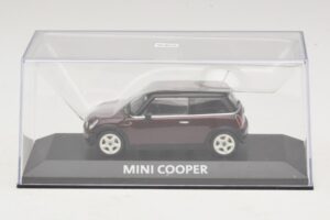 Mini Cooper S R53 Rouge Foncé Avec Toit Noir Minichamps 1:43 MINI028 Diecast — image 4 sur 5