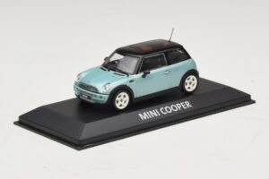 Mini Cooper S R53 Bleu Clair Métallisé Avec Toit Noir Minichamps 1:43 MINI030 Métal — image 2 sur 4