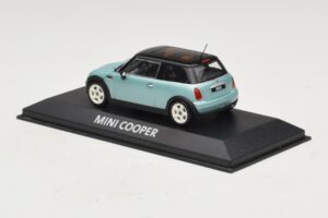 Mini Cooper S R53 Bleu Clair Métallisé Avec Toit Noir Minichamps 1:43 MINI030 Métal — image 3 sur 4