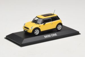Mini Cooper S R53 Liquid Yellow Avec Toit Panoramique Minichamps 1:43 MINI013 Métal — image 2 sur 4