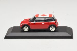 Mini Cooper S R53 Rouge Avec Drapeau Canadien Minichamps 1:43 MINI017 Diecast