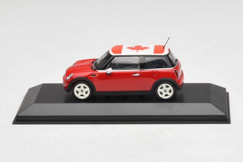 Mini Cooper S R53 Rouge Avec Drapeau Canadien Minichamps 1:43 MINI017 Diecast