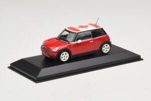 Mini Cooper S R53 Rouge Avec Drapeau Canadien Minichamps 1:43 MINI017 Diecast — image 2 sur 5