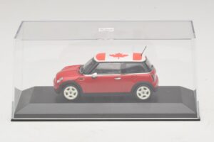 Mini Cooper S R53 Rouge Avec Drapeau Canadien Minichamps 1:43 MINI017 Diecast — image 4 sur 5