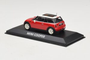 Mini Cooper S R53 Rouge Avec Toit Panoramique Minichamps 1:43 MINI024 Diecast — image 3 sur 5