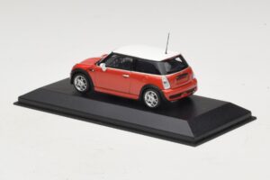 Mini Cooper S R53 Rouge Avec Toit Blanc Minichamps 1:43 MINI025 Diecast — image 3 sur 5