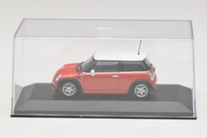Mini Cooper S R53 Rouge Avec Toit Blanc Minichamps 1:43 MINI025 Diecast — image 4 sur 5