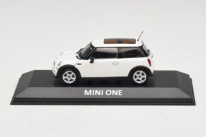 Mini Cooper S R53 Blanc Avec Toit Panoramique Minichamps 1:43 MINI020 Diecast