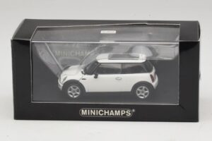 Mini Cooper S R53 Blanc Avec Toit Panoramique Minichamps 1:43 MINI020 Métal — image 5 sur 5