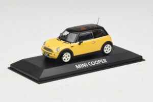 Mini Cooper S R53 Jaune Avec Toit Noir Minichamps 1:43 MINI031 Diecast — image 2 sur 4