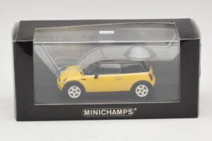 Mini Cooper S R53 Jaune Avec Toit Noir Minichamps 1:43 MINI031 Diecast — image 4 sur 4