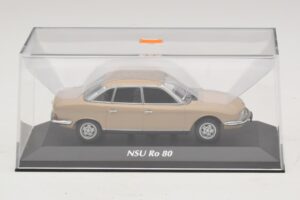 NSU Ro 80 Beige Maxichamps 1:43 940015401 Diecast — image 4 sur 5
