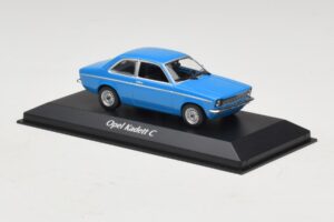 Opel Kadett C Bleu Maxichamps 1:43 940045601 Diecast — image 3 sur 5