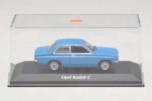 Opel Kadett C Bleu Maxichamps 1:43 940045601 Diecast — image 4 sur 5