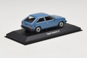 Opel Kadett D Bleu Maxichamps 1:43 940044100 Diecast — image 2 sur 5
