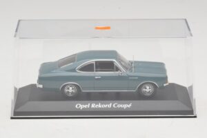 Opel Rekord C Coupé Bleu Maxichamps 1:43 940046121 Diecast — image 4 sur 5