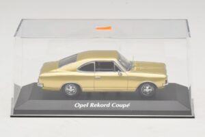 Opel Rekord C Coupé Or Maxichamps 1:43 940046120 Diecast — image 4 sur 5
