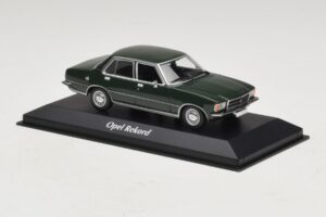 Opel Rekord D Vert Foncé Maxichamps 1:43 940044001 Diecast — image 3 sur 5
