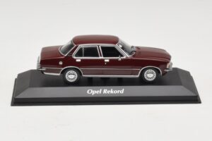 Opel Rekord D Rouge Foncé Maxichamps 1:43 940044000 Diecast