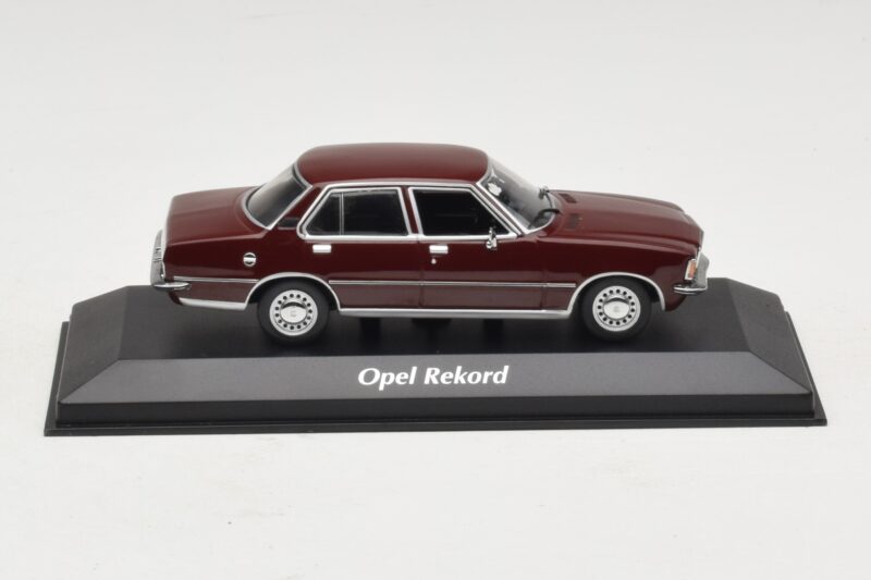 Opel Rekord D Rouge Foncé Maxichamps 1:43 940044000 Diecast