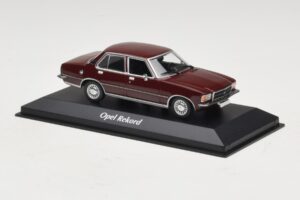 Opel Rekord D Rouge Foncé Maxichamps 1:43 940044000 Diecast — image 3 sur 5