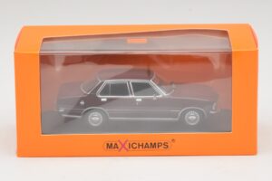 Opel Rekord D Rouge Foncé Maxichamps 1:43 940044000 Diecast — image 5 sur 5