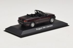 Peugeot 306 Cabriolet Violet Métallisé Maxichamps 1:43 940112834 Métal — image 2 sur 5
